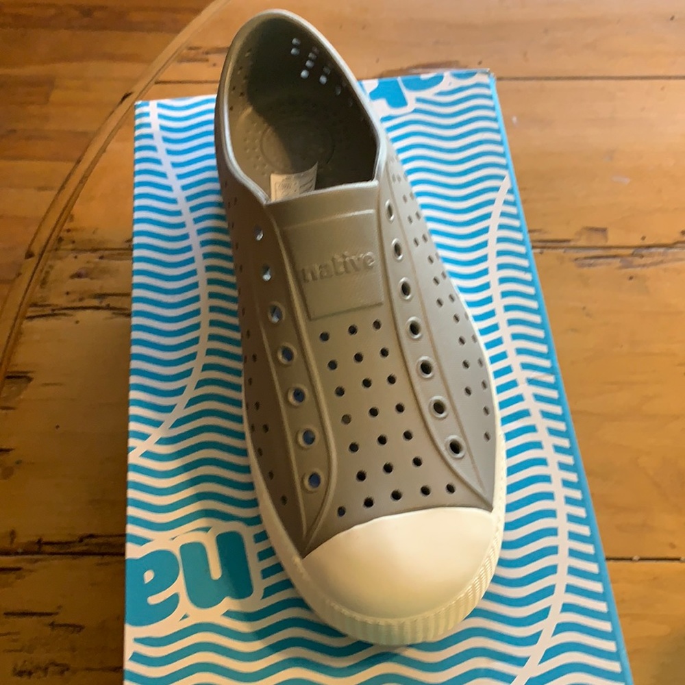 Brand new boys Natives size 4